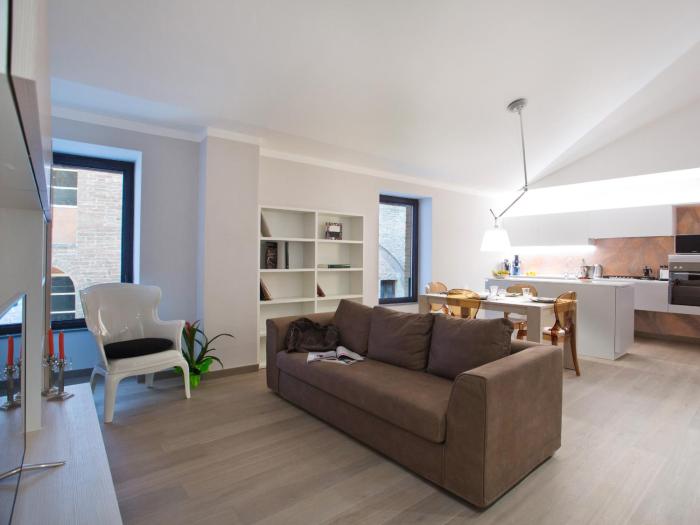 IL TOLOMEI - Central in the Middle of Main Street