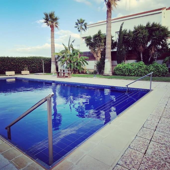 Blue pearl, seaside aprtm with pool at Latchi Marina