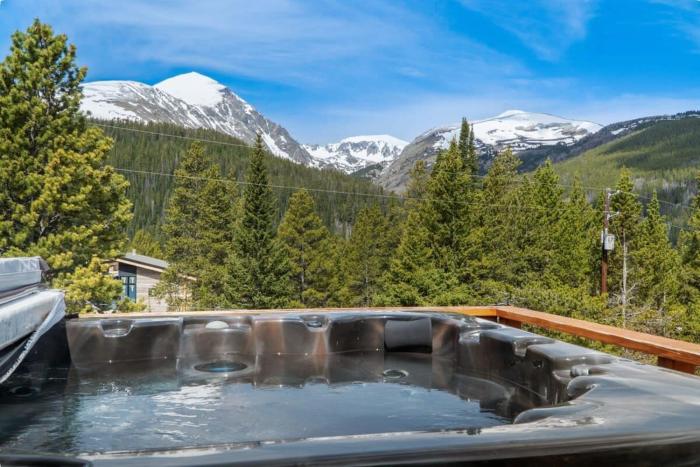 2BR Blue River Home withStunning Views