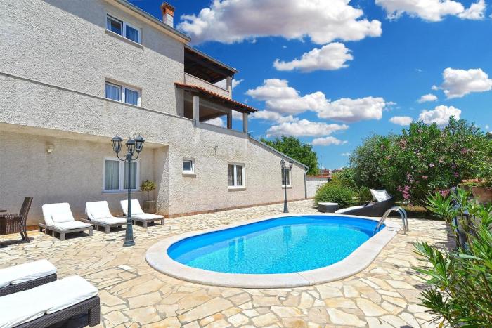 Ferienhaus mit Privatpool für 8 Personen ca 180 qm in Pula, Istrien Istrische Riviera