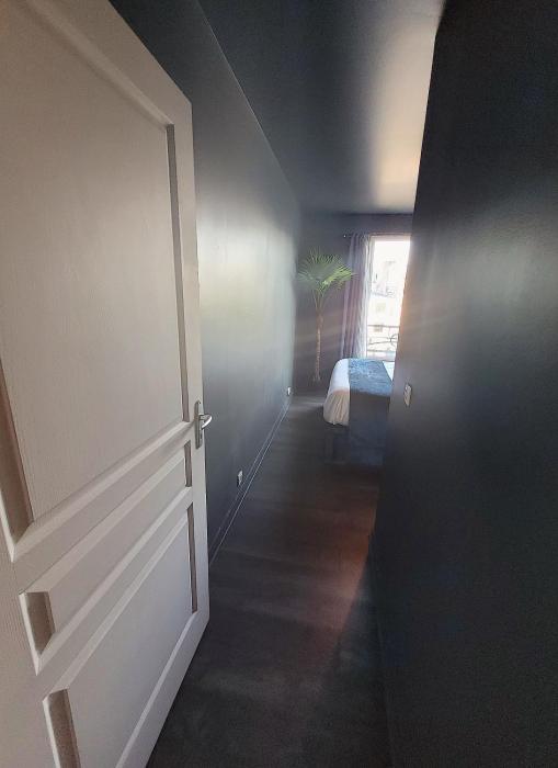 Mimi - Pigalle - Montmartre - Artists World