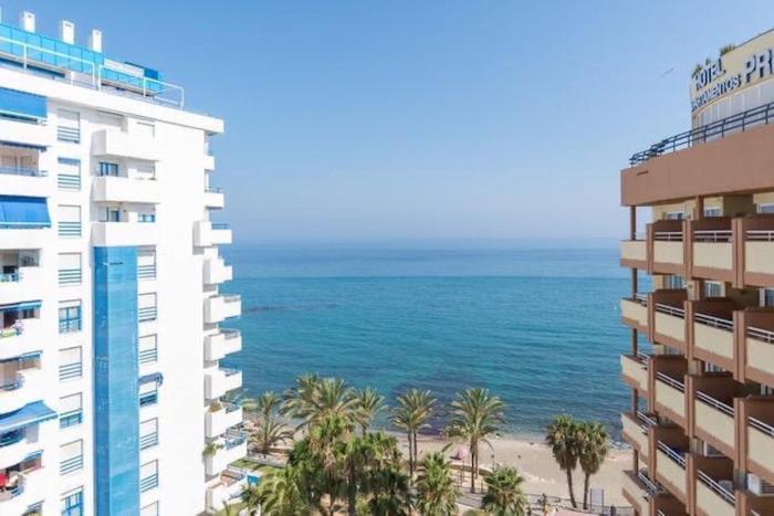 FIRST LINE BEACH APARTMENT IN MARBELLA