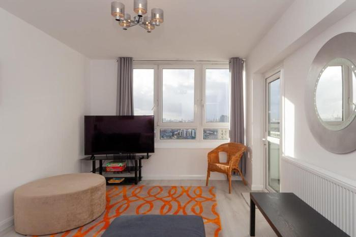 3 Bedroom Old Street Apartment - City Views