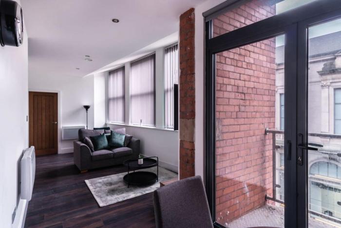 Central Liverpool 1 Bed Apartment w Balcony