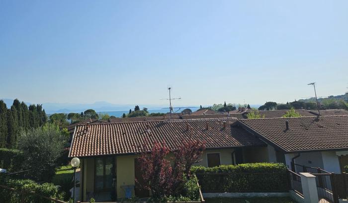 Vikys Apartment-by Goccia di Lago