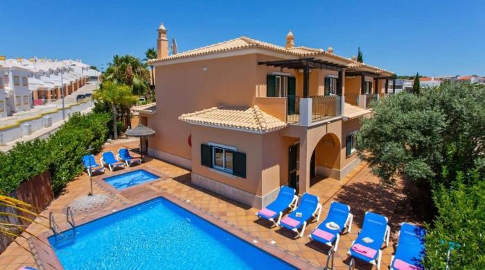 Villa Norcas Grande - Central - Heat pool game room