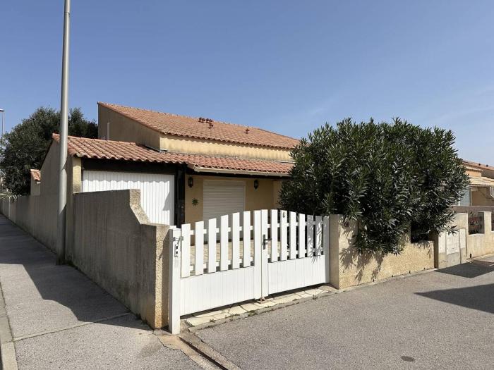 HOLIDAYLAND 201 VILLA T3 MEZZANINE 8 couchages climatisé NARBONNE PLAGE