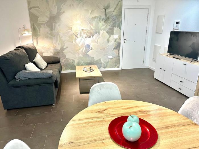 Coello31 - Apartamento céntrico y tranquilo, con piscina y parking