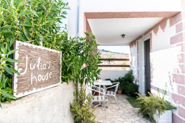 Julias Holiday House