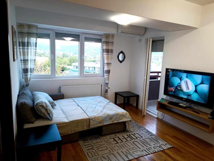 Apartment 27