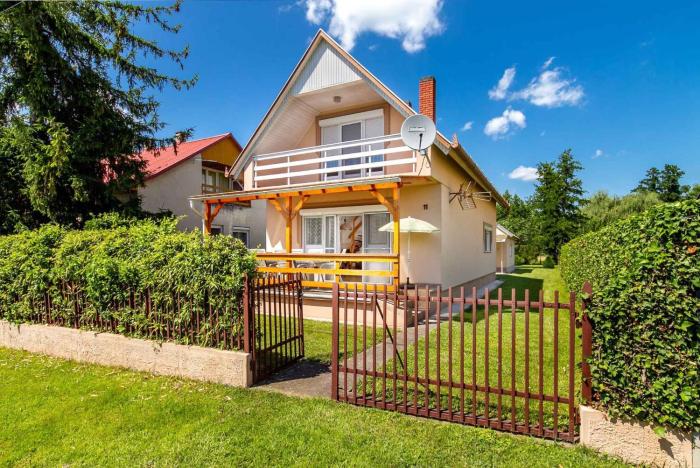 Holiday home in Balatonmariafürdo 45324