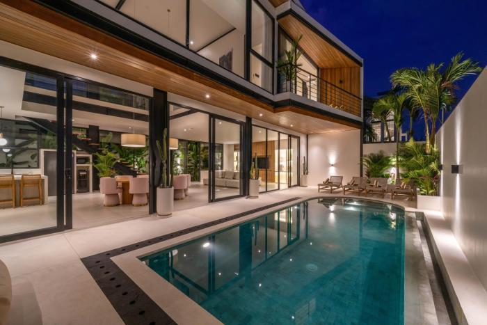 Villa Maverick - Brand New Classy 4BR Villa in Canggu