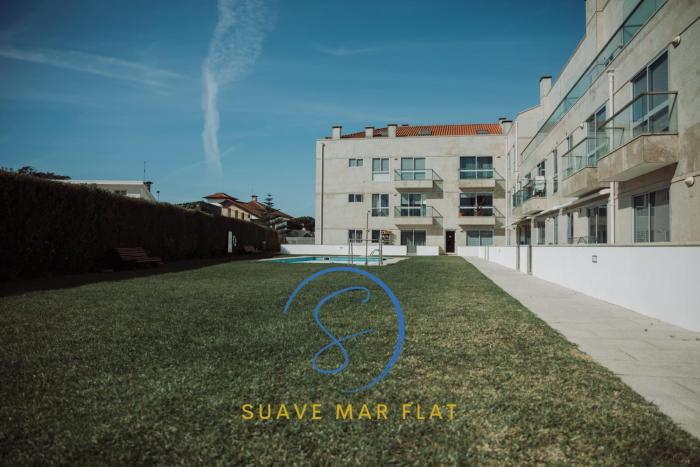 Suave Mar Flat by TonsdeVerde