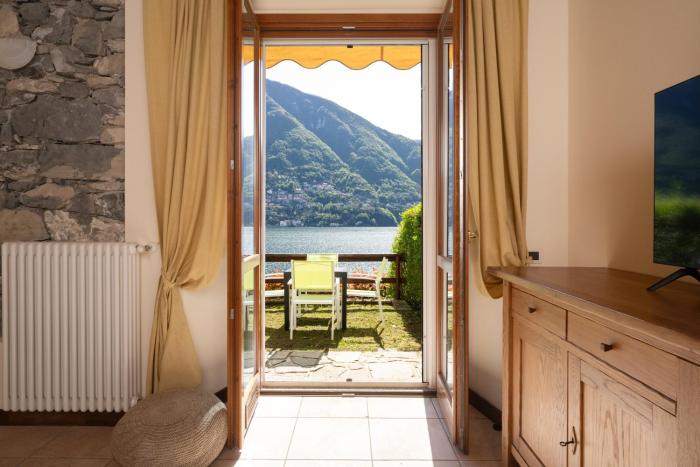 [Lake View] Private Covered Parking and Terrace