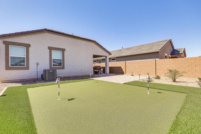 Maricopa Home with Putting Green and Covered Patio!