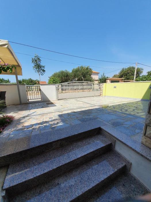 Apartments with parking space Bibinje, Zadar - 22995