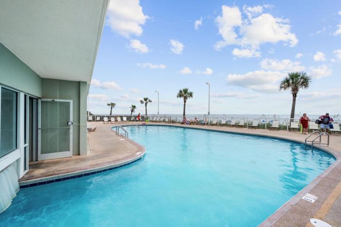 Amazing Gulf Views, King Bed, Family Friendly!