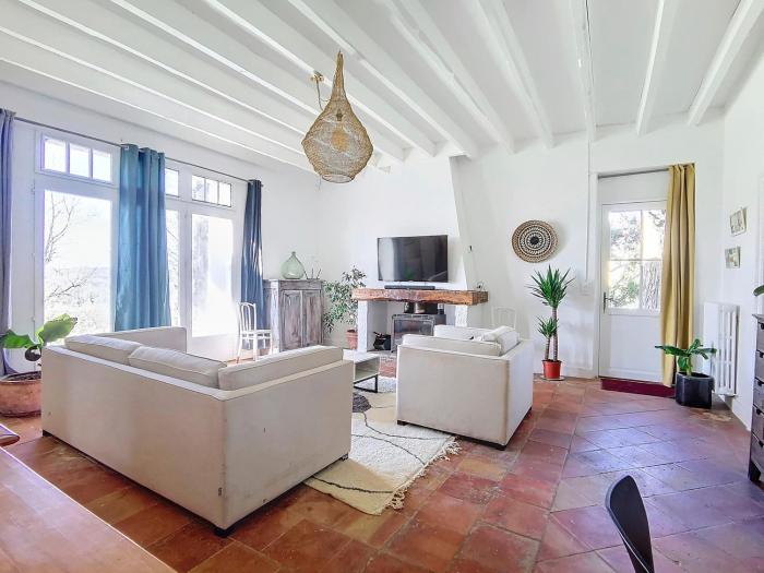 Le Relais de Fleyres - Gîte Authentique avec Jardin, Parking et Wifi