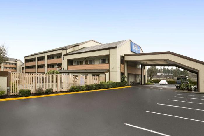 Baymont by Wyndham SeattleKirkland WA