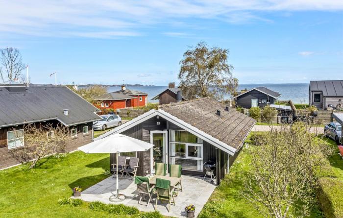 Awesome Home In Svendborg With Kitchen