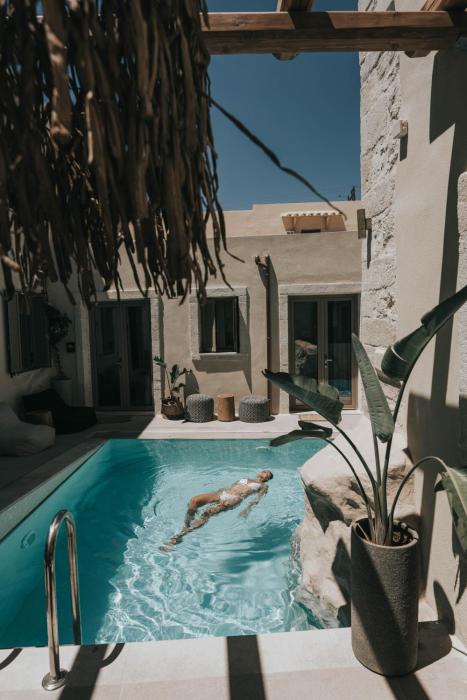 Manili Boutique Suites & Villas