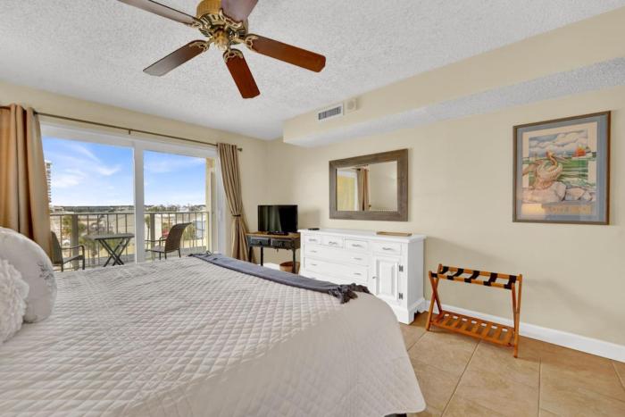 Regency Towers 404