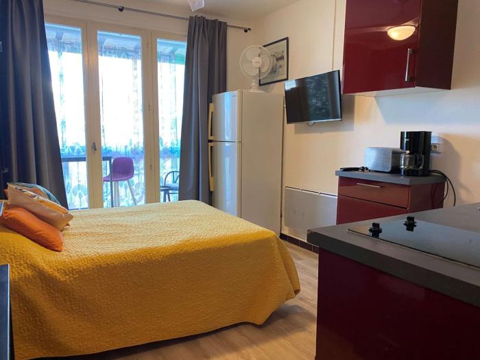Joli Studio rénové avec loggia fermée, tout équipé, WIFI, classé 2 étoiles à Balaruc-les-Bains - FR-1-553-161