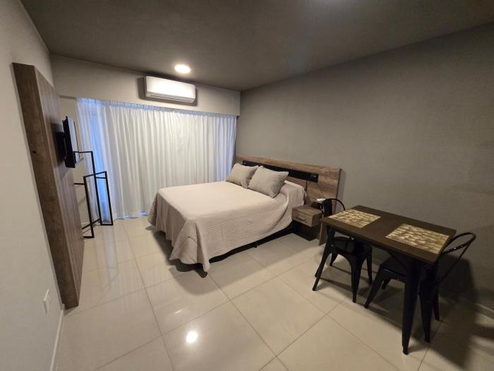 Maipú y Avenida Pellegrini con Parking privado opcional