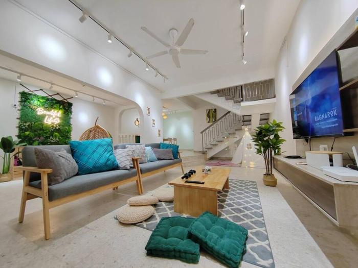 Petaling Jaya Damansara Uptown Landed Home for up to 15pax, 4BedRoom,1 Utama , Starling Mall , Atria Mall, IKEA