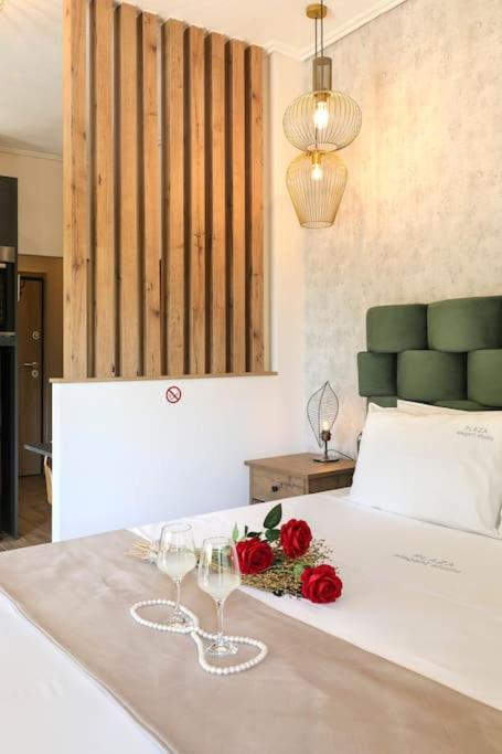 PLAZA ELEGANT SUITE center