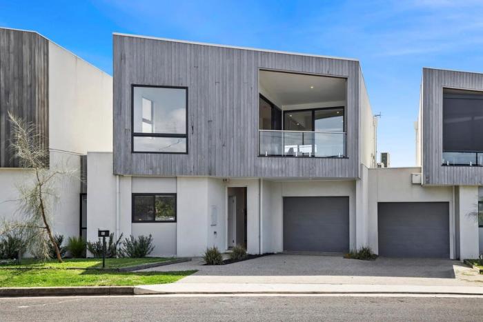 Seaside Style - Modern Coastal Retreat with Ocean Views