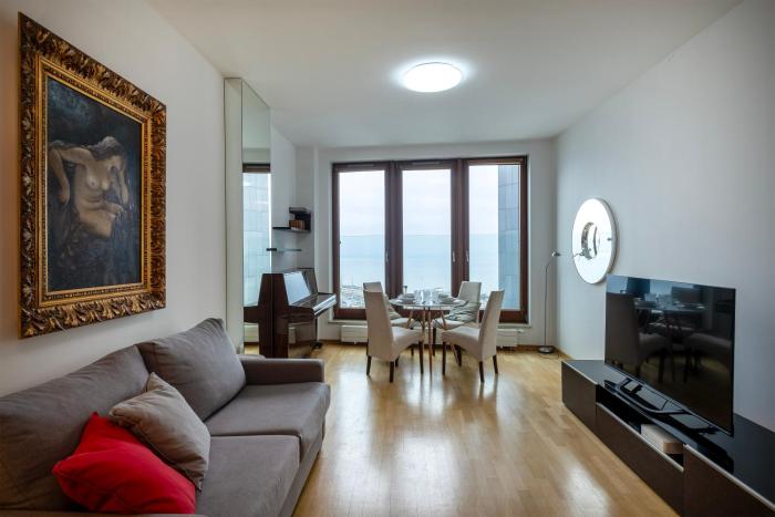 Seatowers Sailor Apart