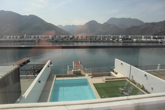 The Coral Villa with marina access, free ka yak and private pool - Al Dana Island Fujairah