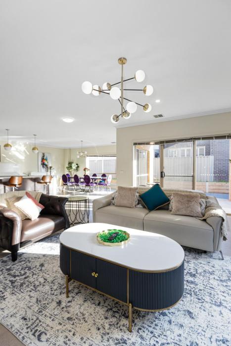 Spacious Villa 7BRM 5-bathroom House Point Cook Double Storey