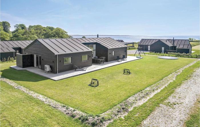 Four-Bedroom Holiday Home In Haderslev