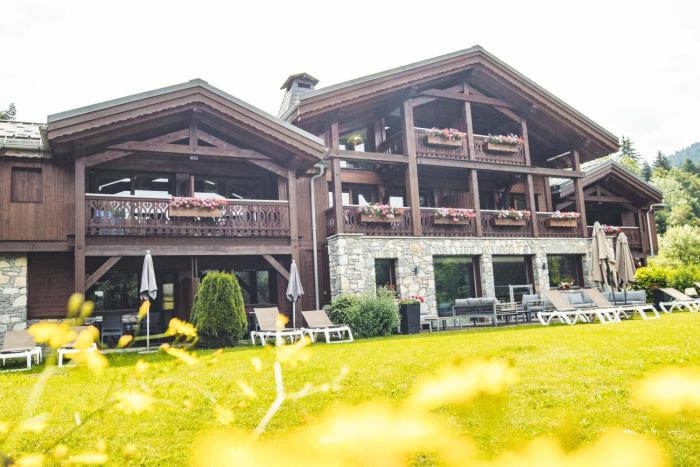 Les Chalets dAdelphine & SPA