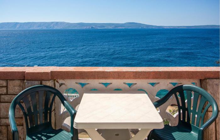 Gorgeous Apartment In Novi Vinodolski