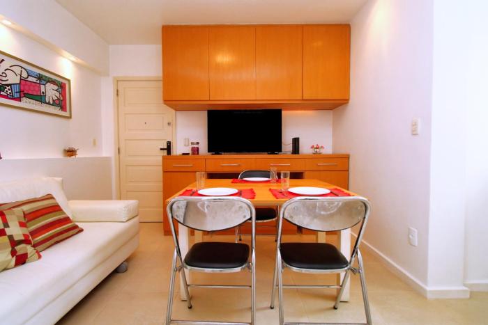 Quarto&Sala a 150m da Praia | U052