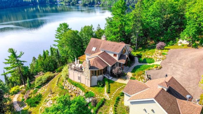 The Vista - Magnificent waterfront beach & hot tub