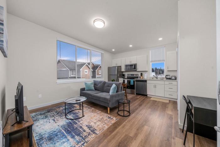 Urban Living: Stylish Apts in the Heart of Tacoma