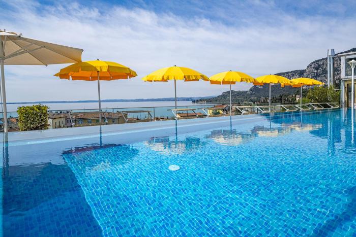 Sky Pool Hotel Sole Garda