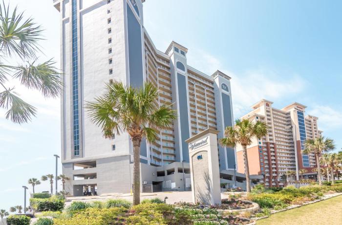 A Wave From It@ Seawind 802