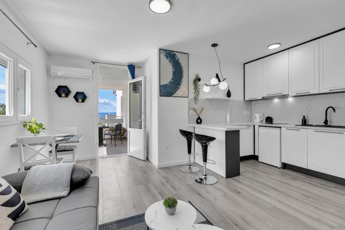 Mediterranean Living 3