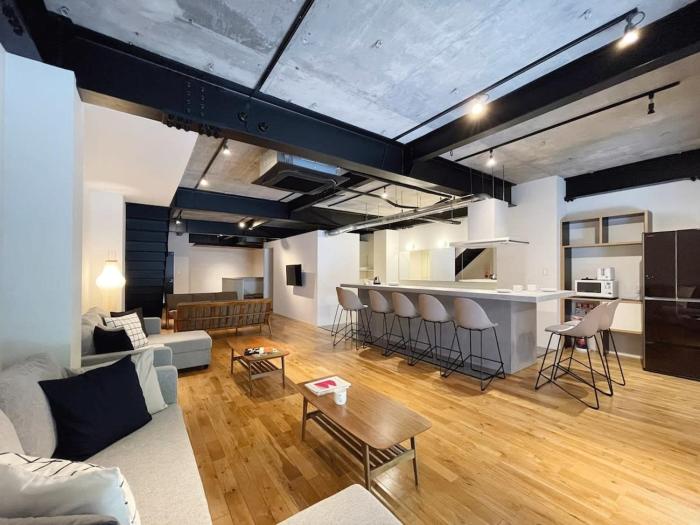 b hotel Kaniwasou 101 1BR good for 10PPL in the scenic Island of Miyajima