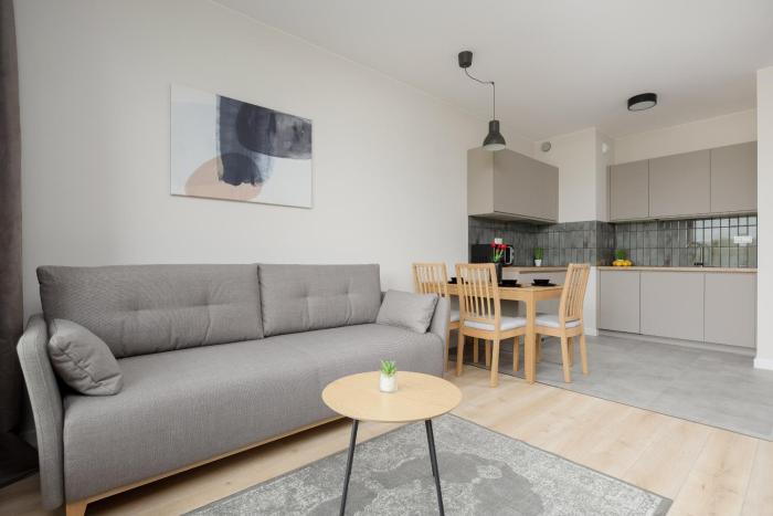 Cozy One-bedroom Apartment in Warsaw for 4 People with Balcony by Renters