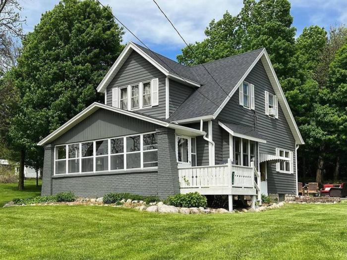 House 7 beds, 2 baths Farmstay at Pygmy Goat & Agritourism Farm