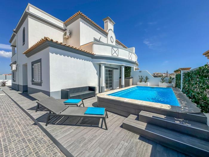 Luxury Villa walking distance Galé Beach Albufeira
