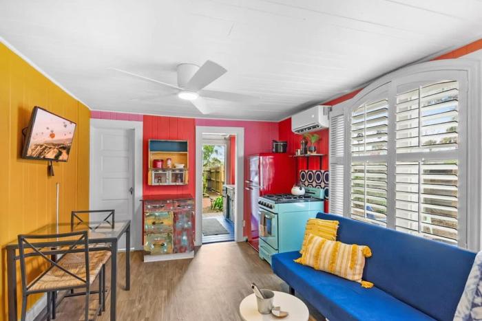 Marvelous Mermaid Bungalow, Dog-Friendly Downstairs Apt in Prime Vilano Beach
