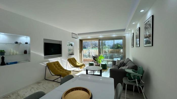 A010-Superbe appartement refait à neuf proche Croisette