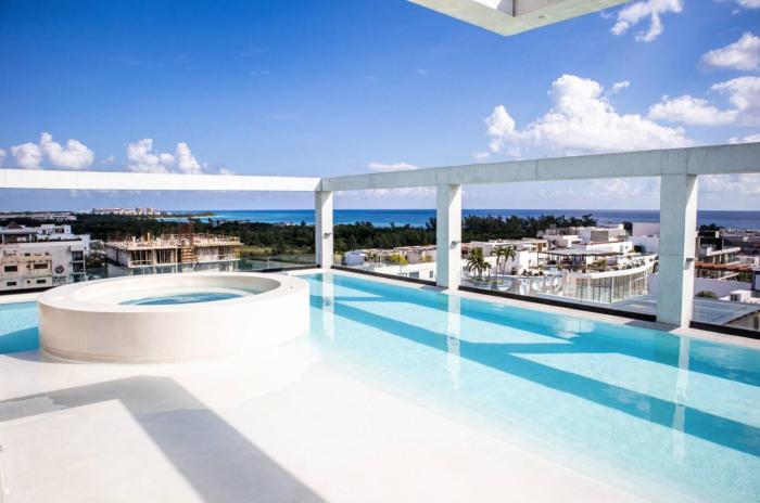 Luxury Condo with private plunge pool